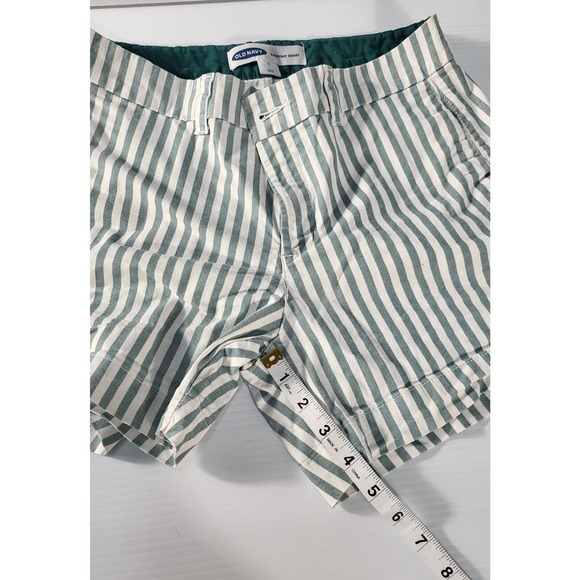 Old Navy Striped Shorts Cuffed Hem Casual Everyday Wear Size 6 - Picture 6 of 8